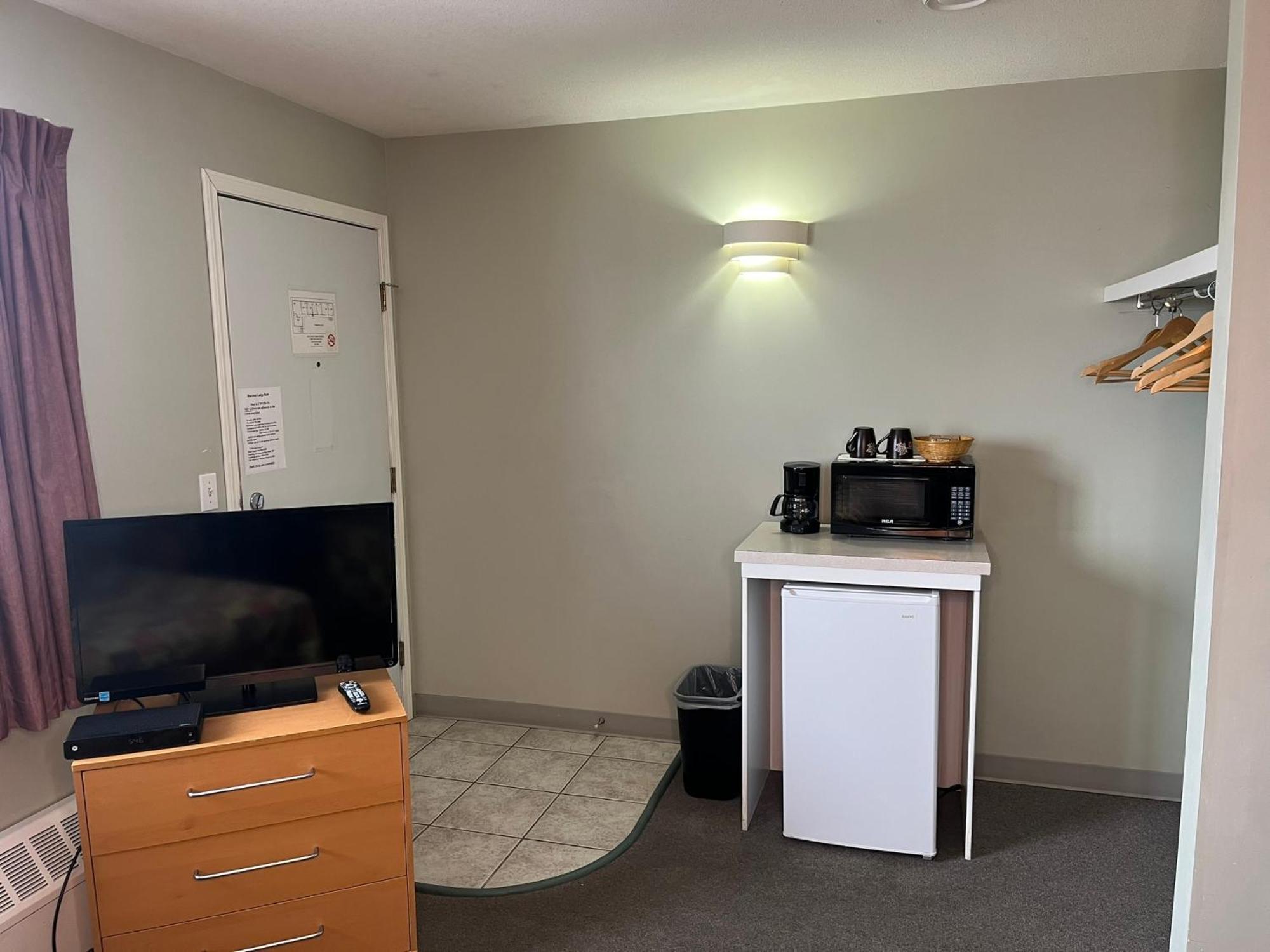 סילבן לייק Raccoon Lodge Motel חדר תמונה